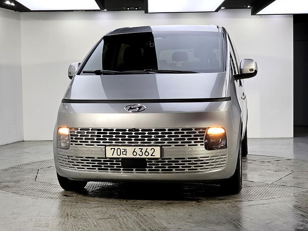 HYUNDAI Staria - Vista 2