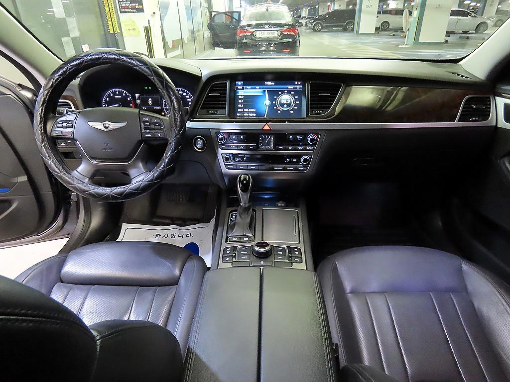 HYUNDAI Genesis - Vista 10