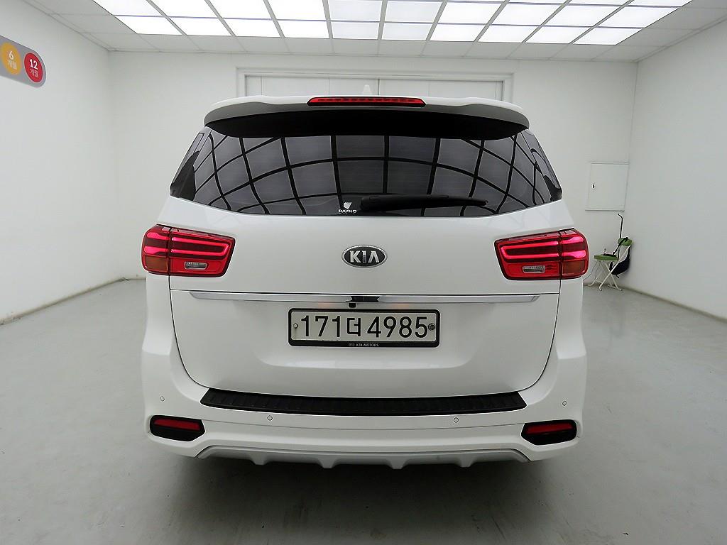 KIA Carnival - Vista 3