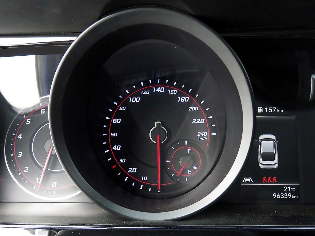 HYUNDAI Avante - Vista 11
