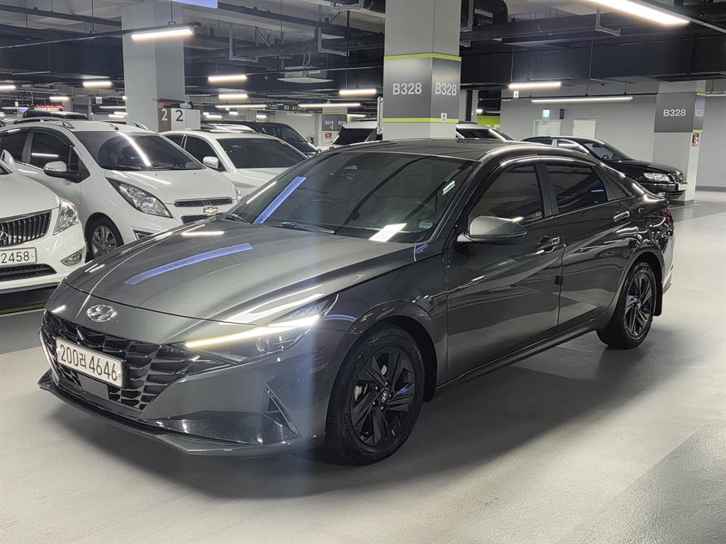 HYUNDAI Avante - Vista 3