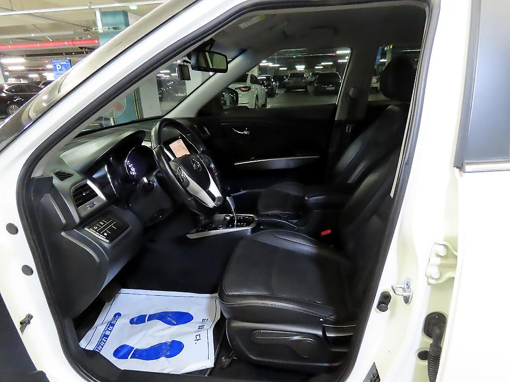 Ssangyong Tivoli - Vista 6