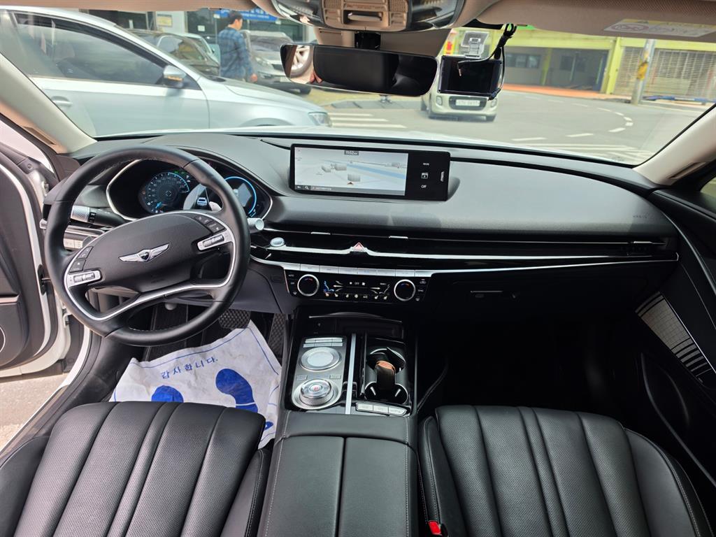 Genesis G80 - Vista 12