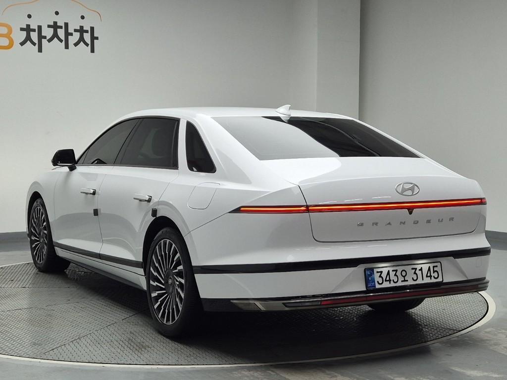 HYUNDAI Grandeur - Vista 2