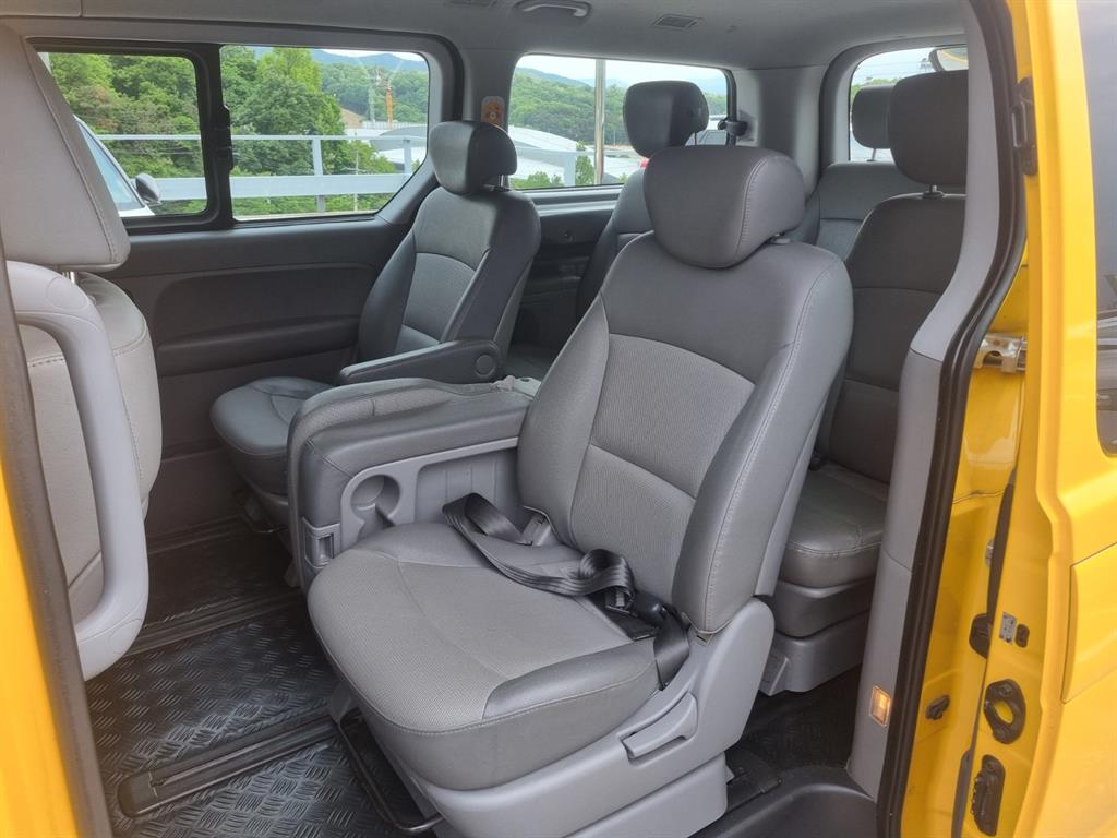 HYUNDAI Starex 2019 Amarillo - Importación desde Corea - HF Imports Iquique - Foto 15