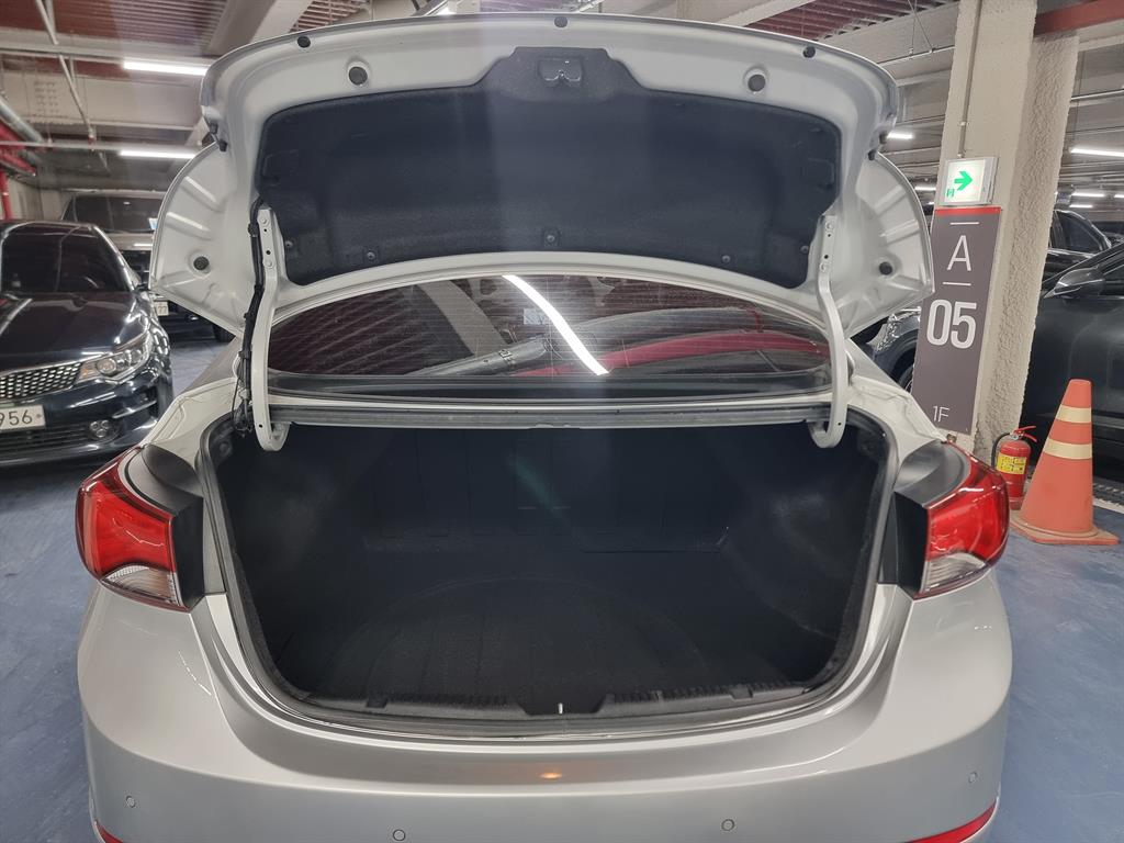 HYUNDAI Avante 2015 Plateado - Importación desde Corea - HF Imports Iquique - Foto 17