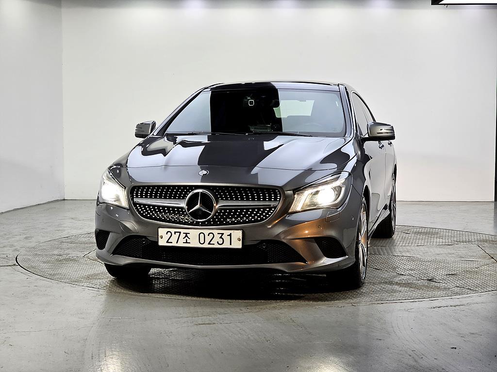 Mercedes Benz CLA Class - Vista 2