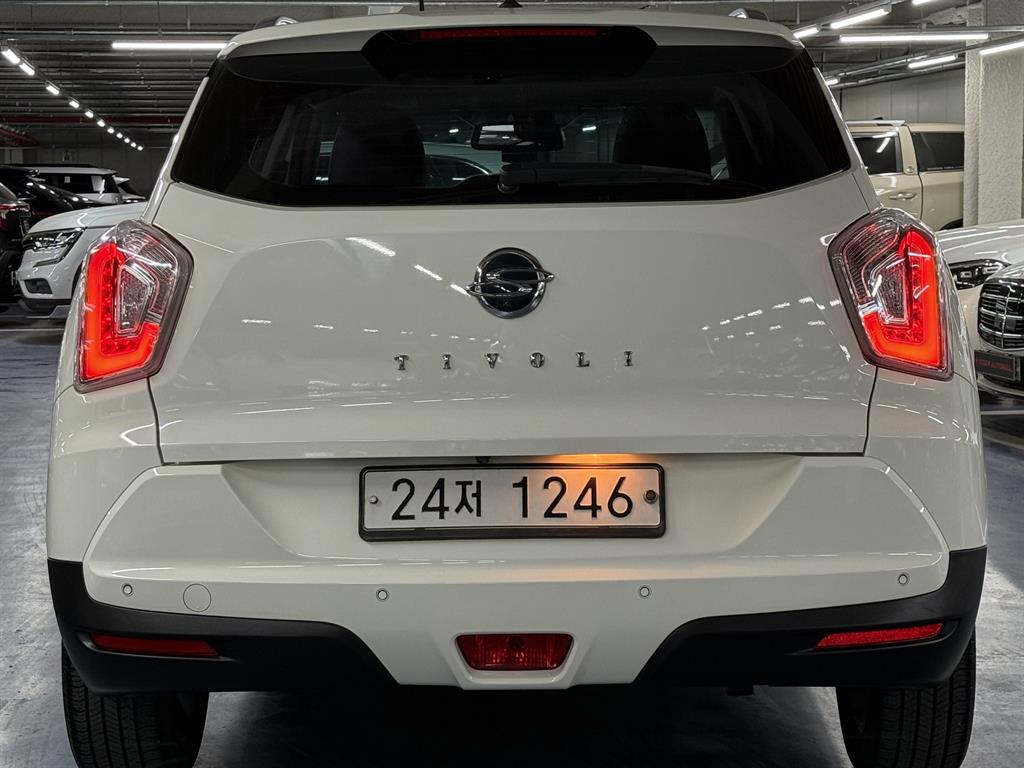 Ssangyong Tivoli - Vista 4