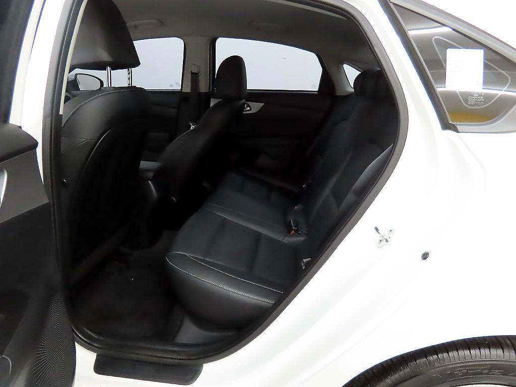 KIA K3 - Vista 6