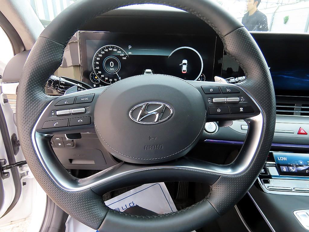 HYUNDAI Grandeur - Vista 8
