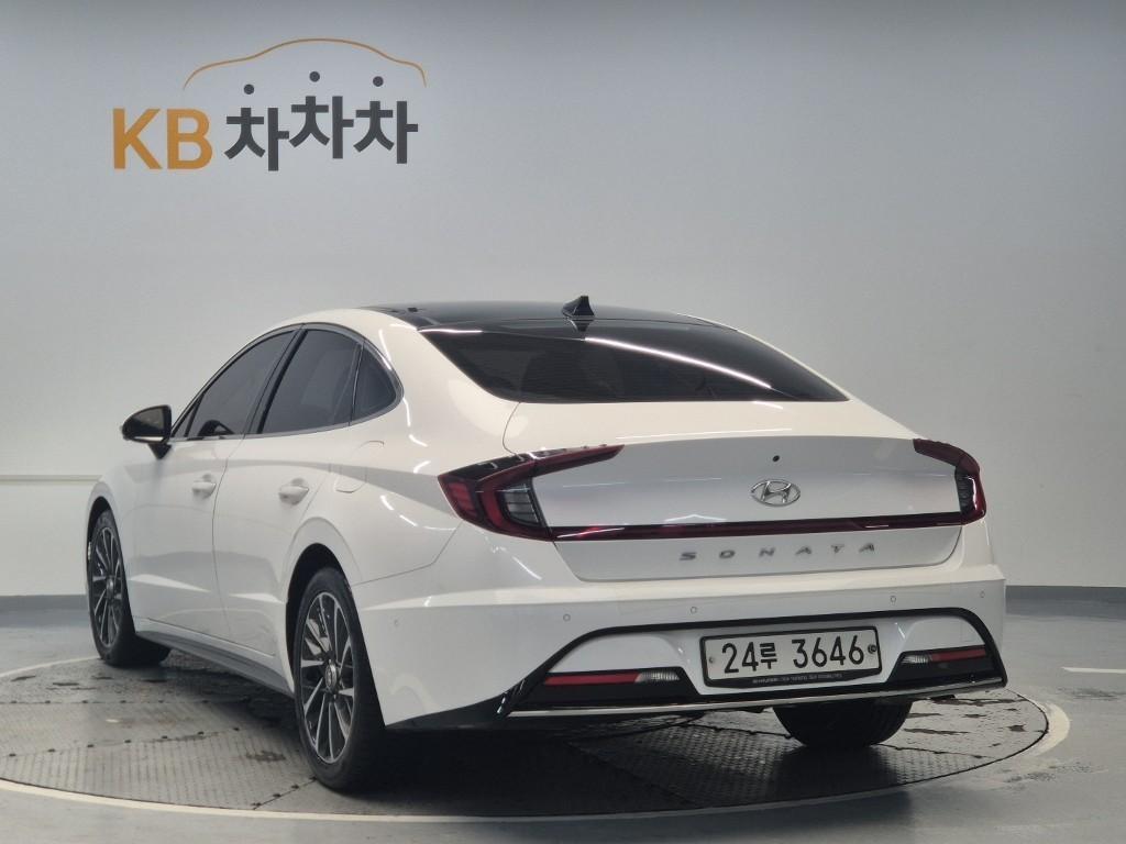 HYUNDAI Sonata - Vista 2
