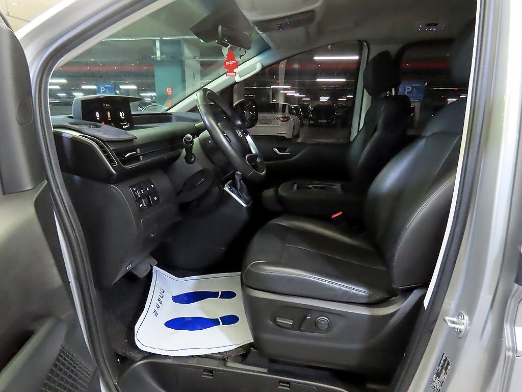 HYUNDAI Staria - Vista 6