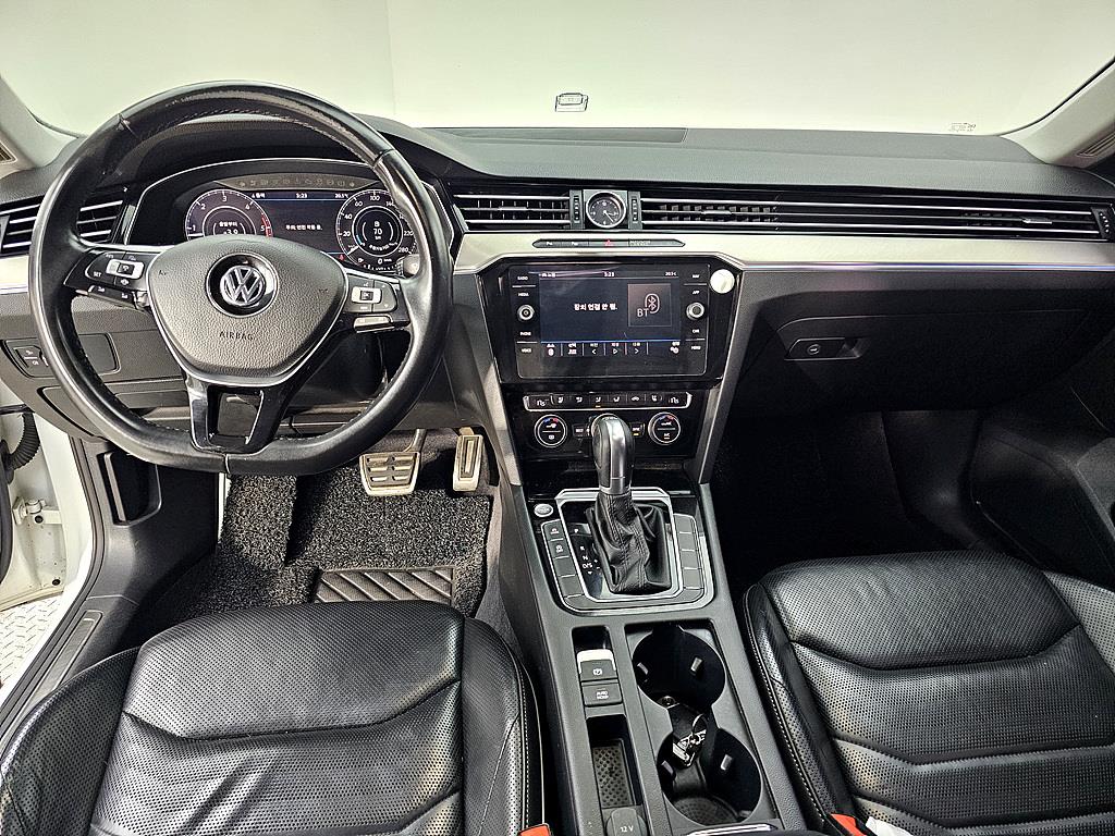 Volkswagen Arteon - Vista 5