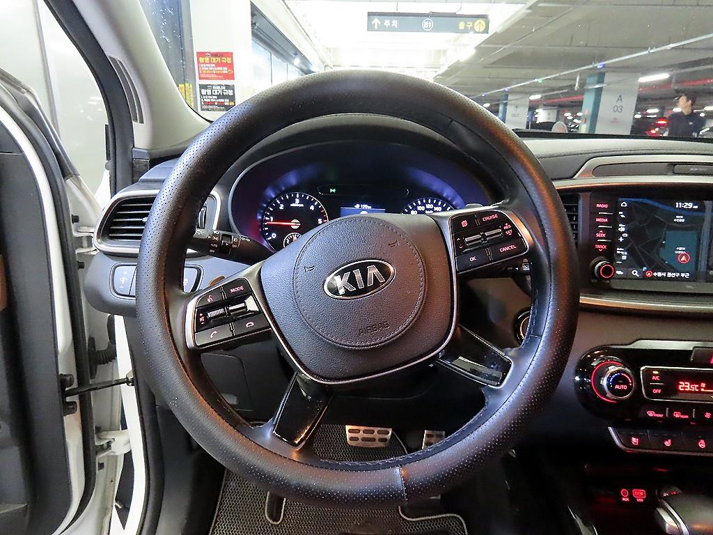 KIA Sorento - Vista 8