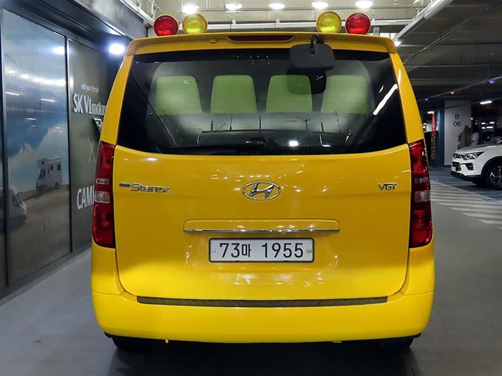 HYUNDAI Starex - Vista 5