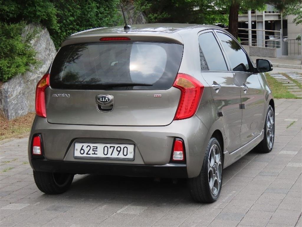 KIA Morning - Vista 5