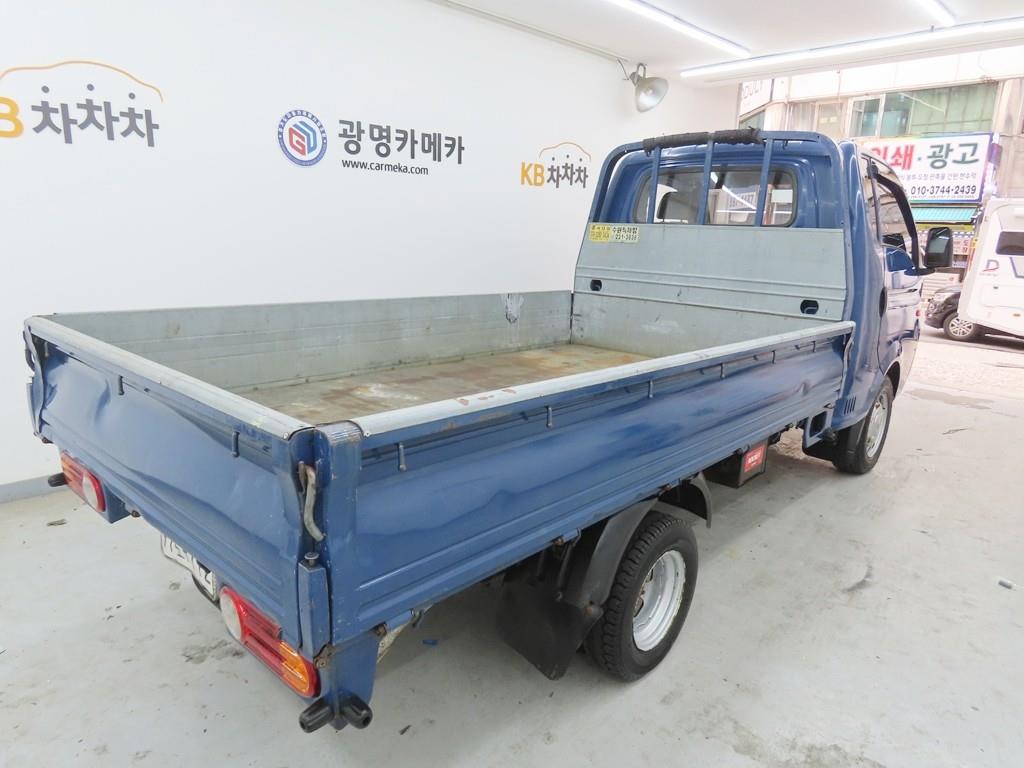 Small Truck Cargo (small) - Vista 3
