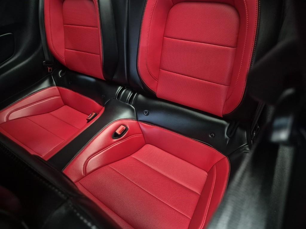 Ford Mustang - Vista 12