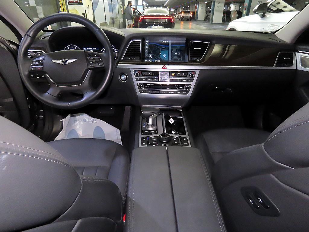 Genesis G80 - Vista 10