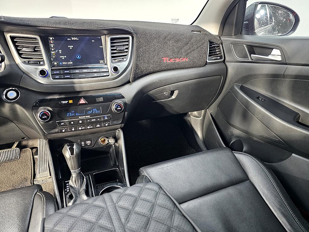 HYUNDAI Tucson - Vista 10