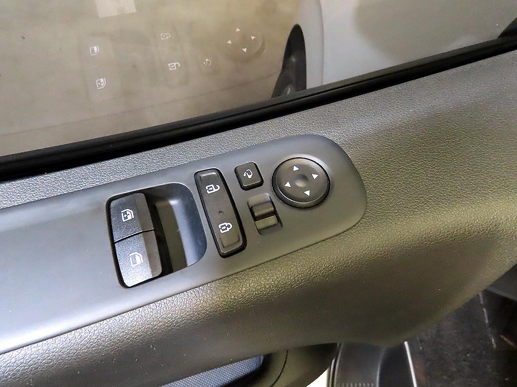 HYUNDAI Staria - Vista 12