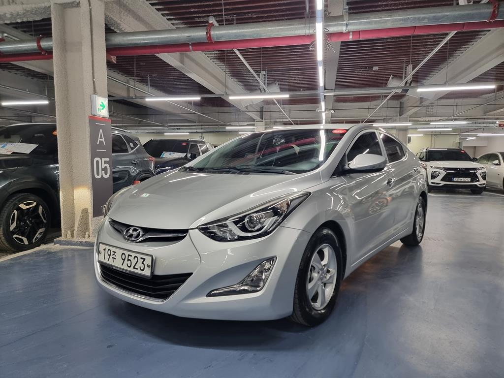 HYUNDAI Avante - Vista 2