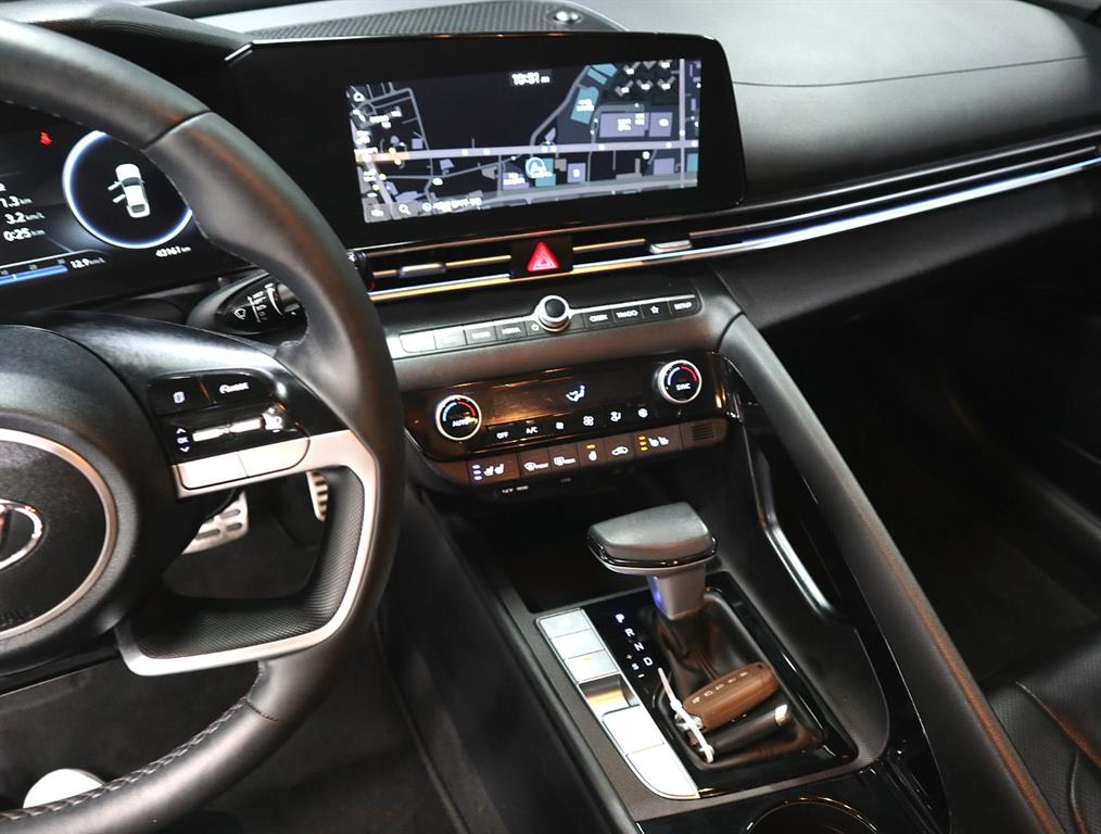 HYUNDAI Avante - Vista 11