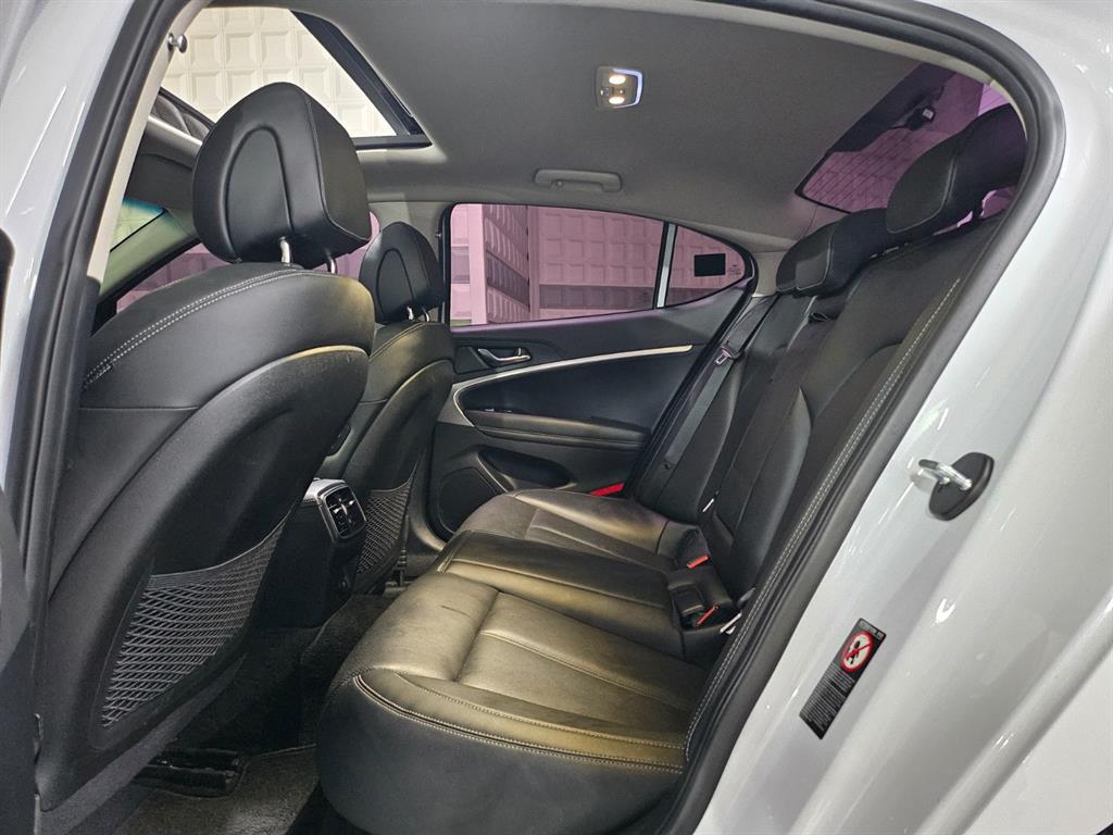 Genesis G70 - Vista 7