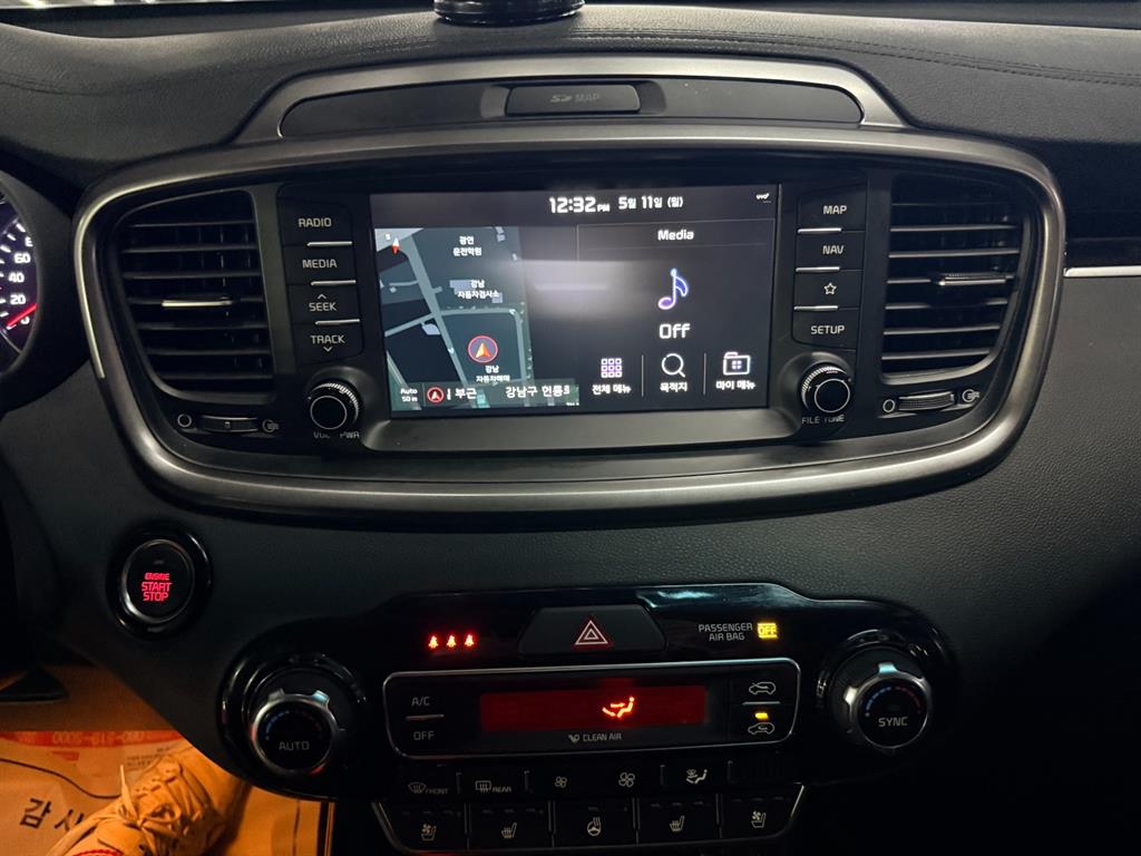KIA Sorento - Vista 11