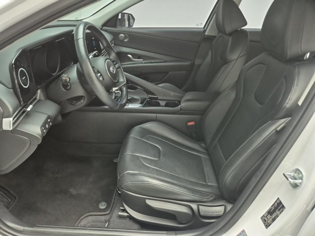 HYUNDAI Avante - Vista 11