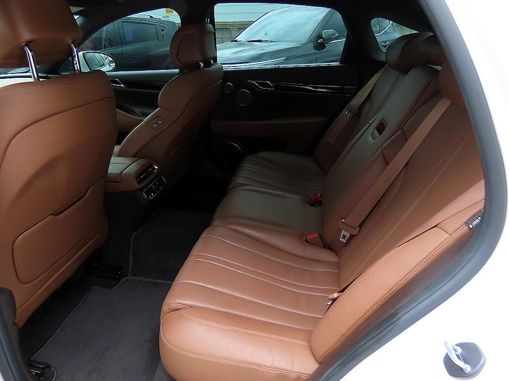 Genesis G80 - Vista 6