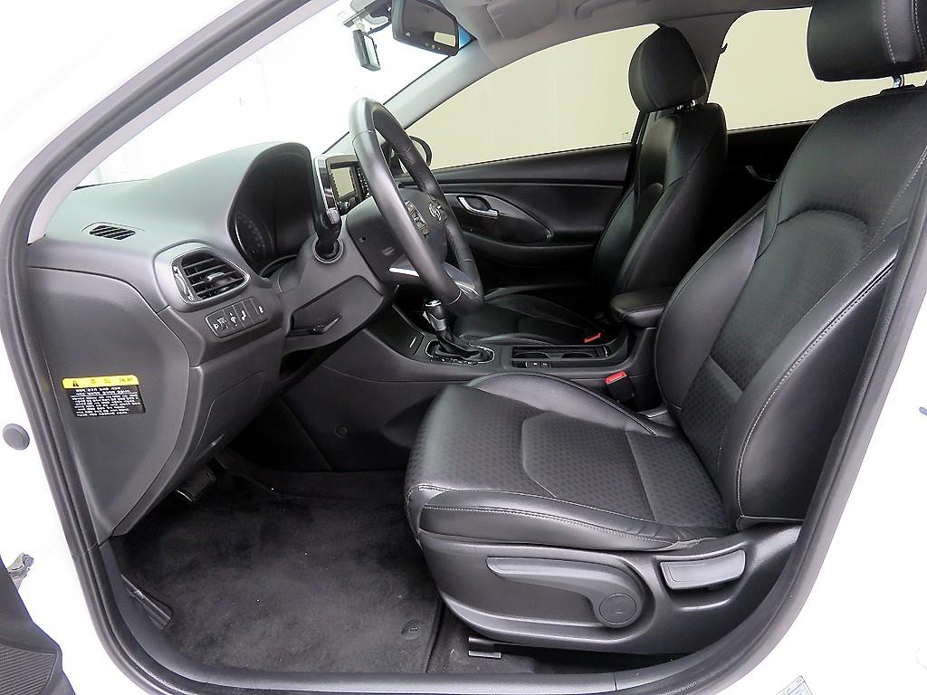 HYUNDAI i30 - Vista 7