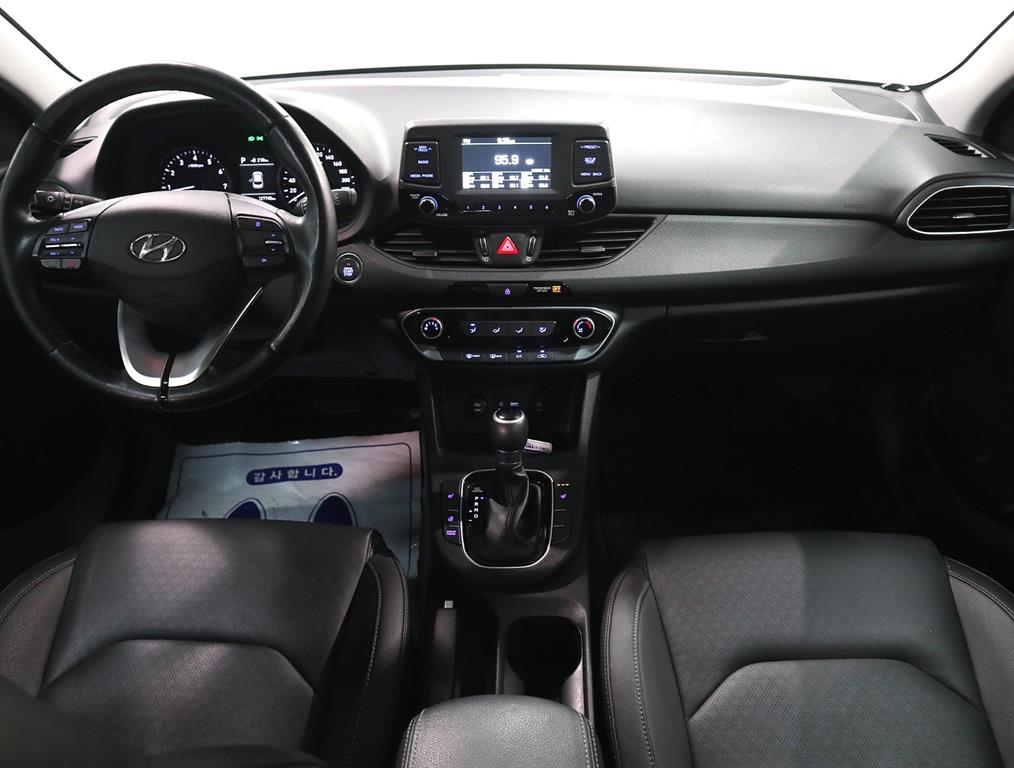 HYUNDAI i30 - Vista 5