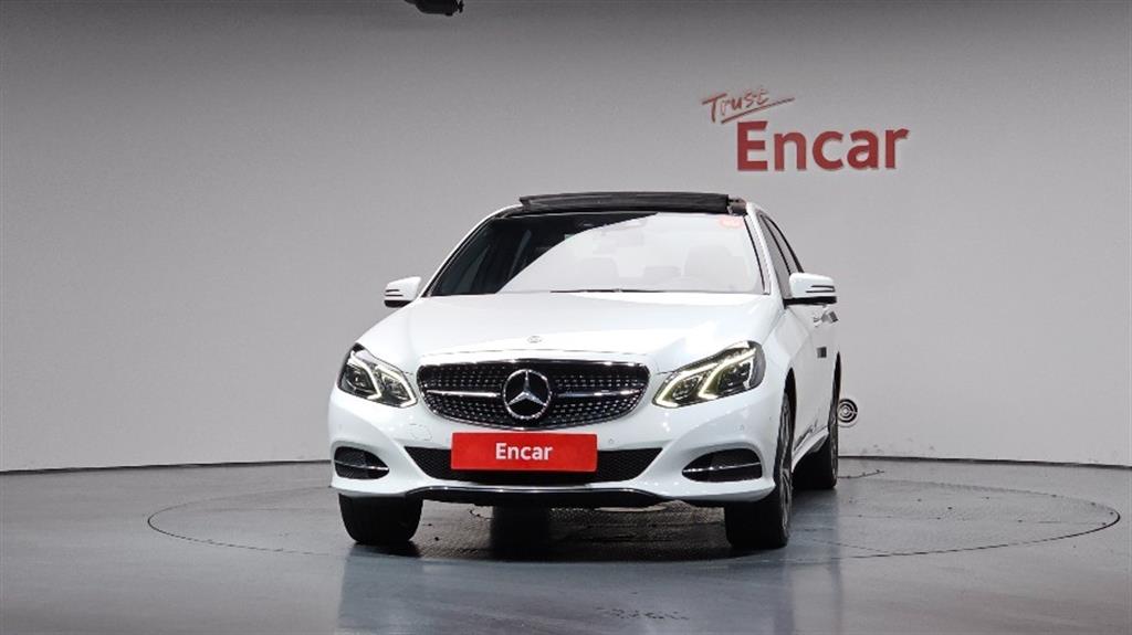 Mercedes Benz E class - Vista 3
