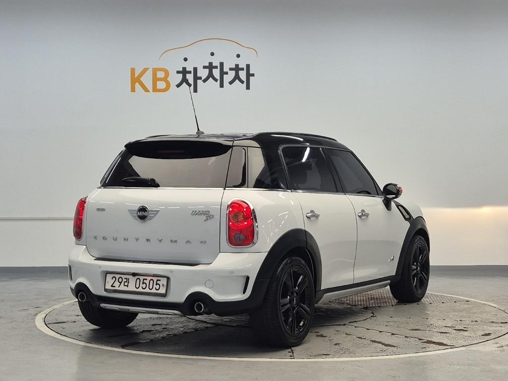 Mini Countryman - Vista 3