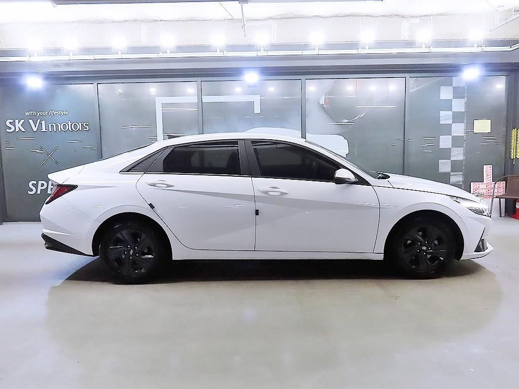 HYUNDAI Avante - Vista 3