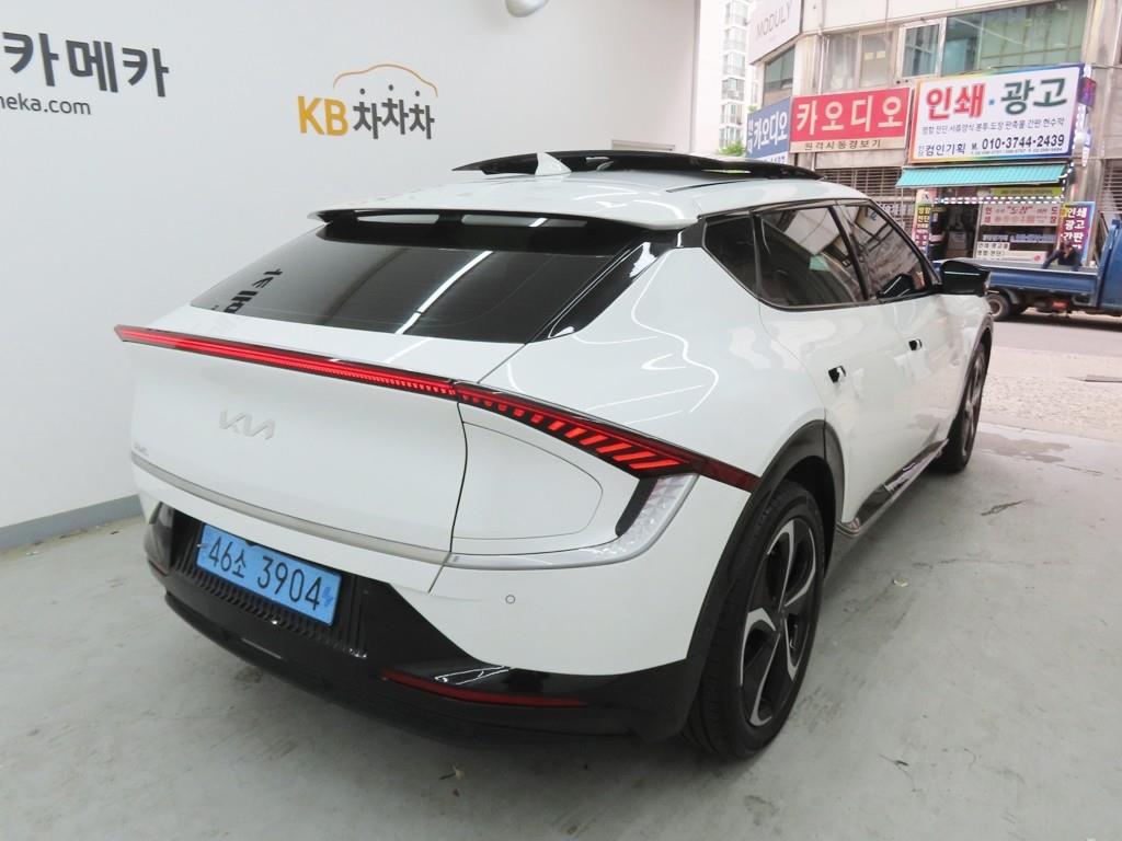 KIA EV6 - Vista 3