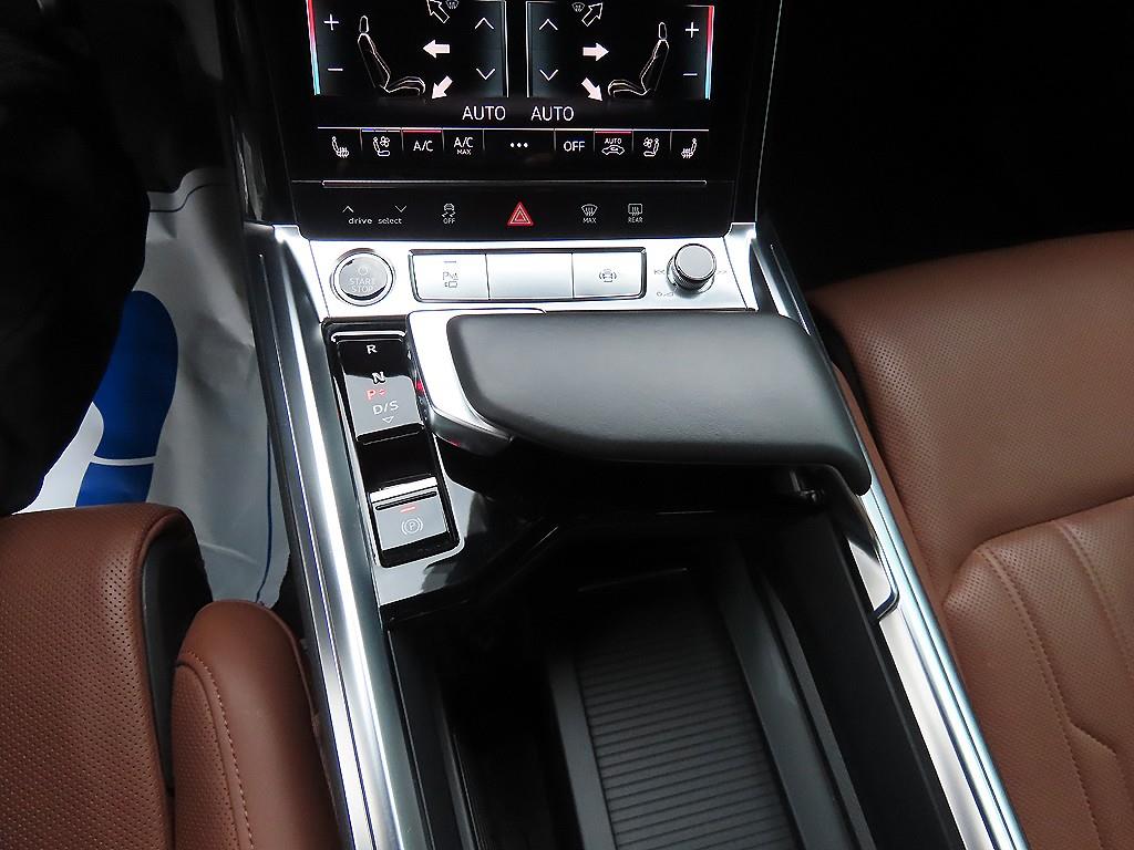 Audi e-Tron - Vista 11