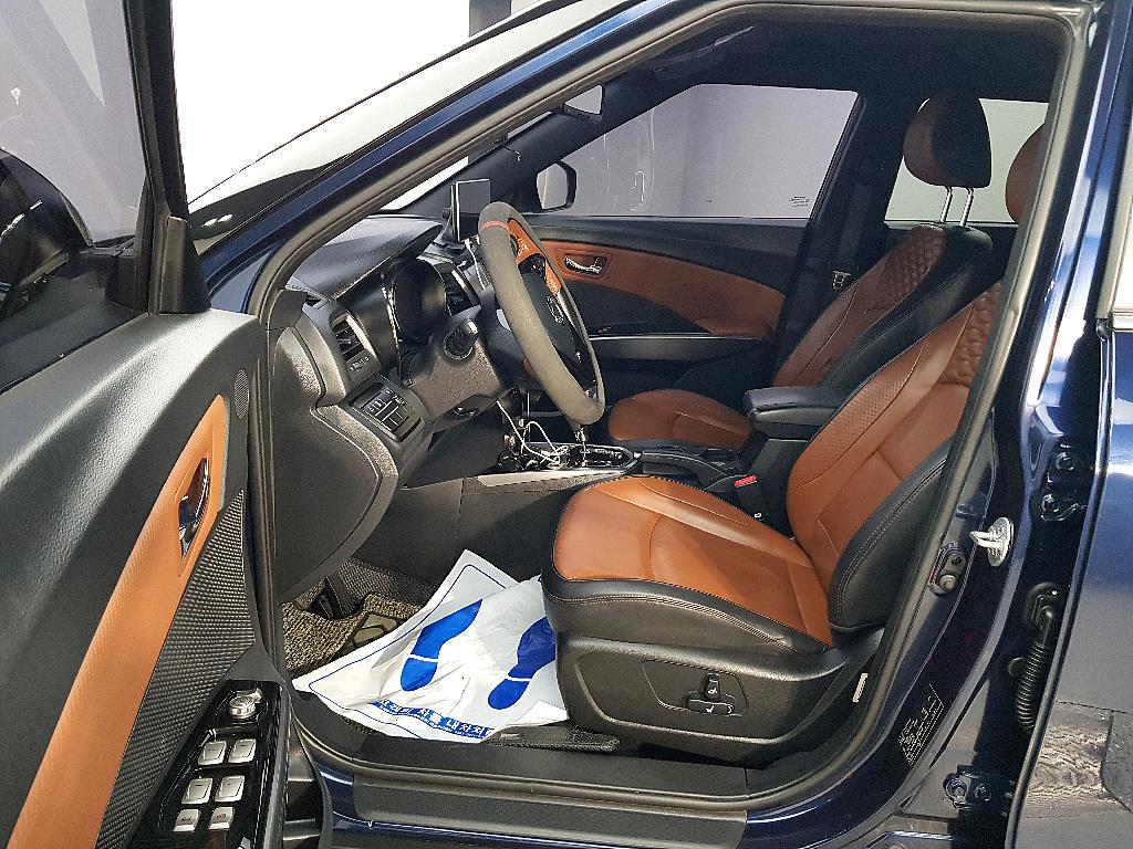 Ssangyong Tivoli - Vista 8