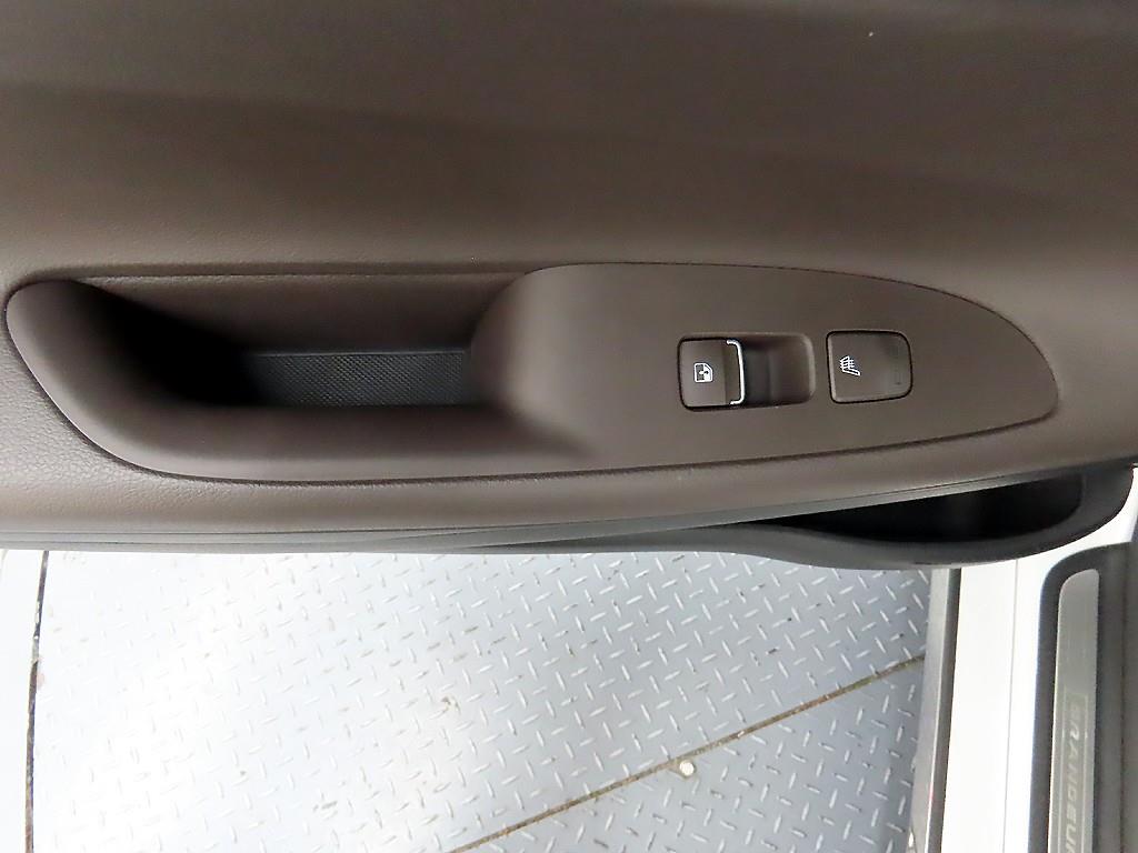 HYUNDAI Grandeur - Vista 12
