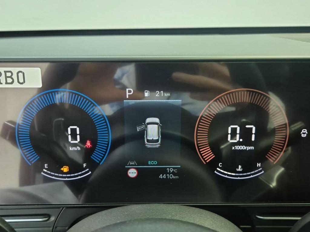 HYUNDAI Kona - Vista 6