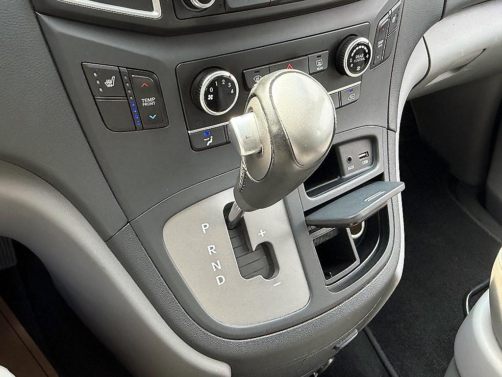 HYUNDAI Starex - Vista 11
