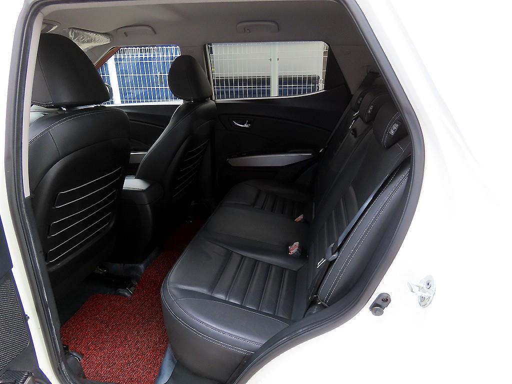 Ssangyong Tivoli - Vista 6