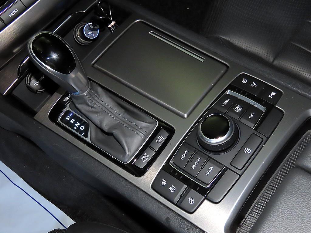 HYUNDAI Genesis - Vista 12