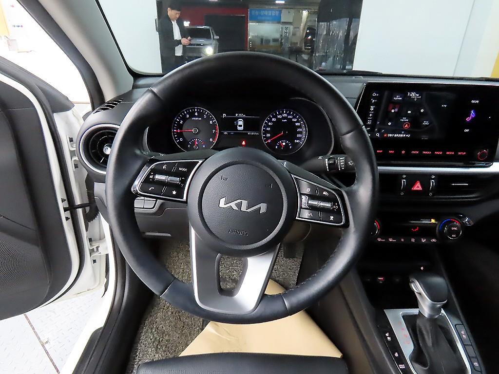 KIA K3 - Vista 9
