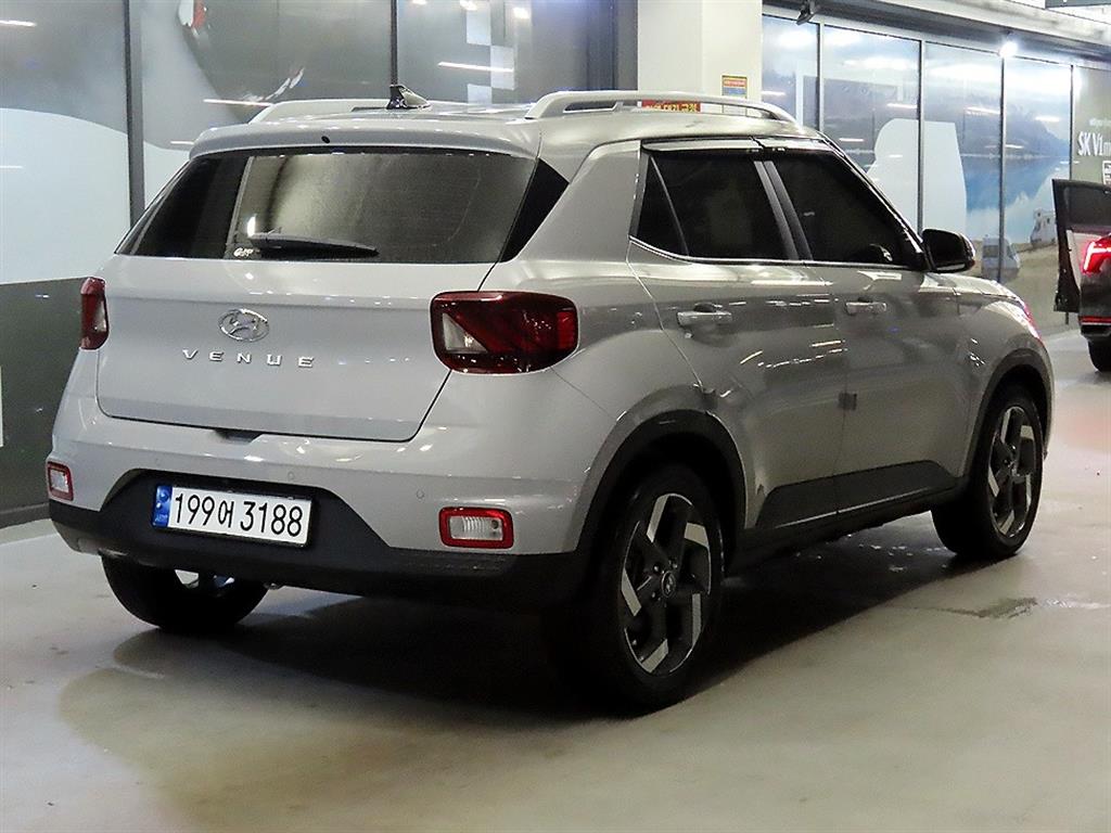 HYUNDAI Venue - Vista 4