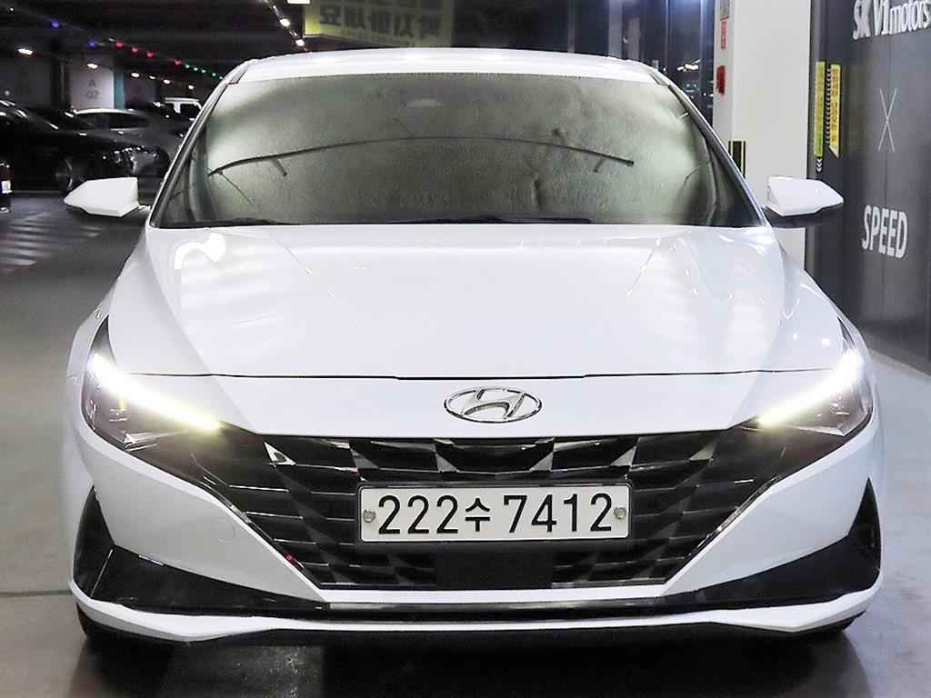 HYUNDAI Avante - Vista 2