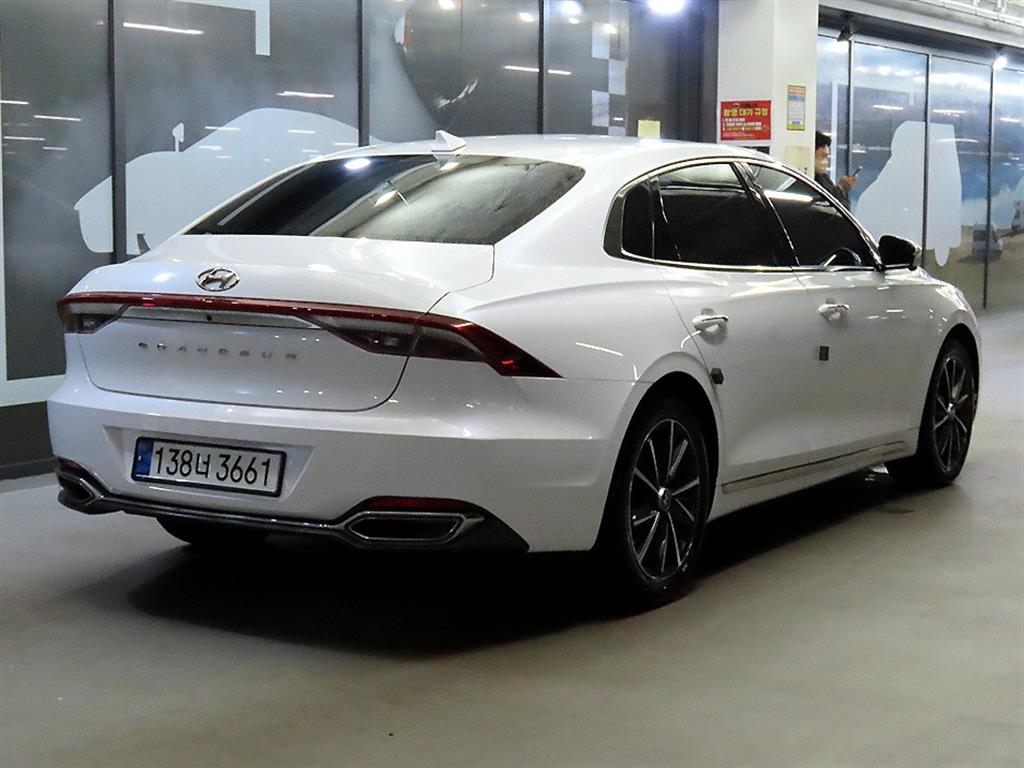 HYUNDAI Grandeur - Vista 4