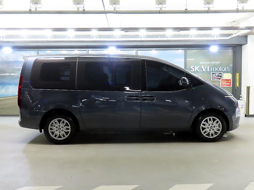 HYUNDAI Staria - Vista 3