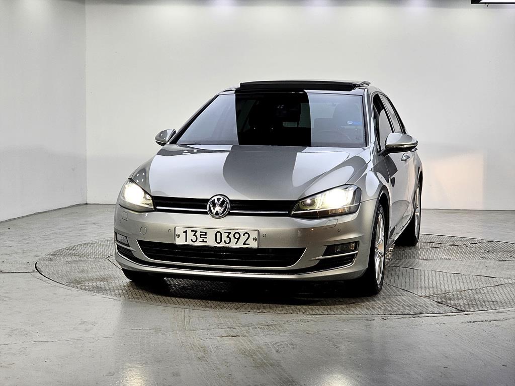 Volkswagen Golf - Vista 2